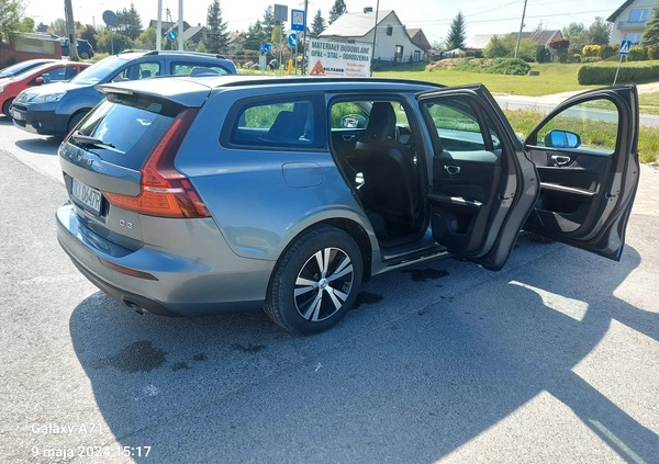 Volvo V60 cena 58000 przebieg: 213000, rok produkcji 2019 z Gryfino małe 232